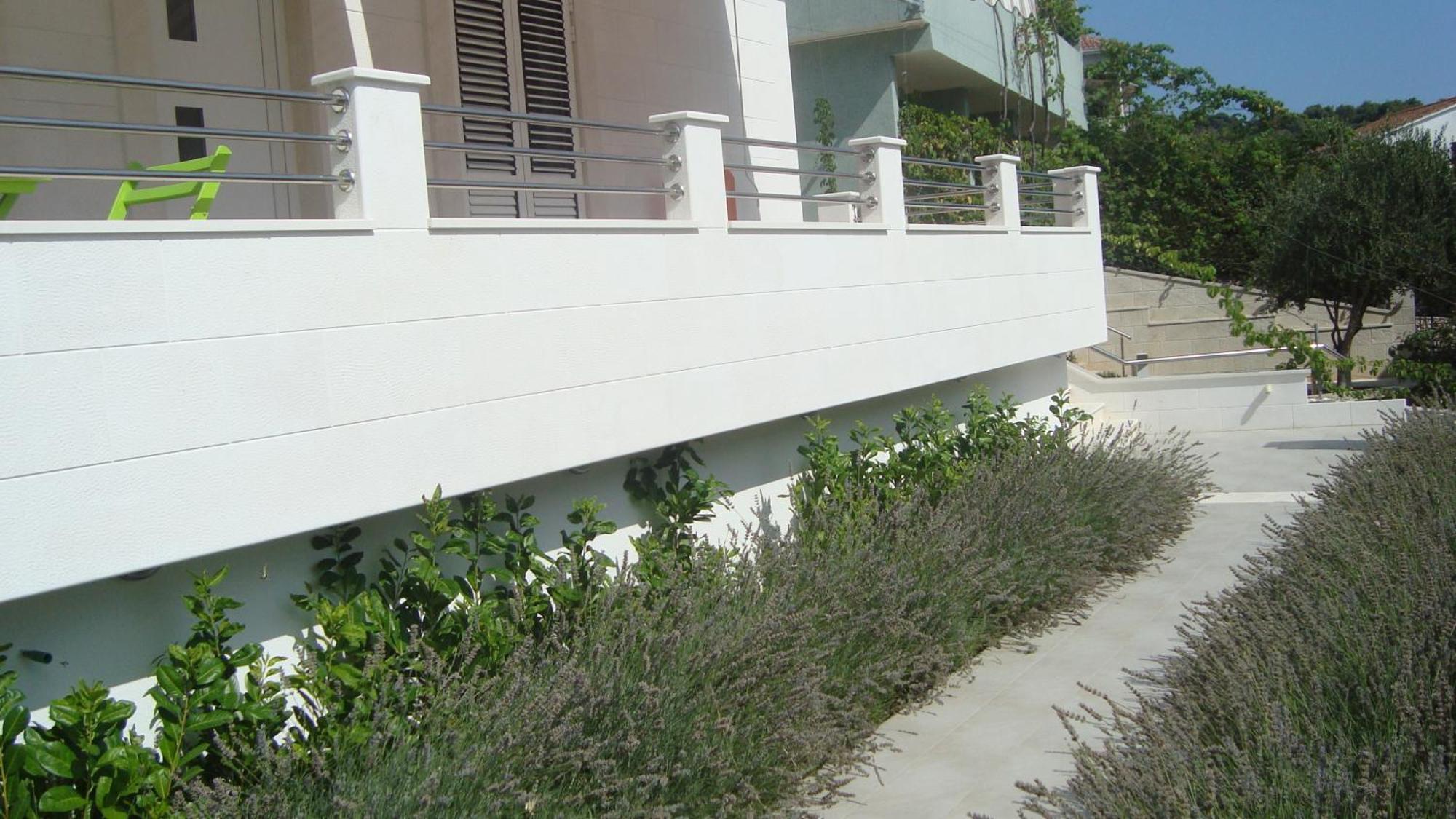 Apartments Niana With Heated Seawater Swimingpool Donji Okrug  Exterior photo