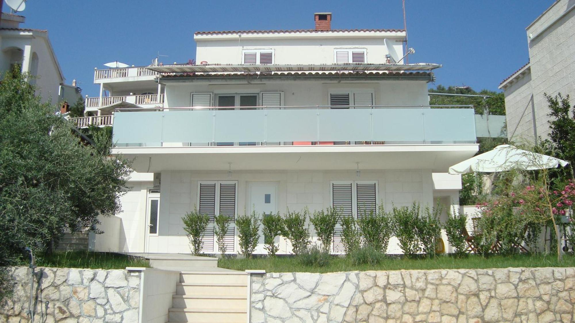Apartments Niana With Heated Seawater Swimingpool Donji Okrug  Exterior photo